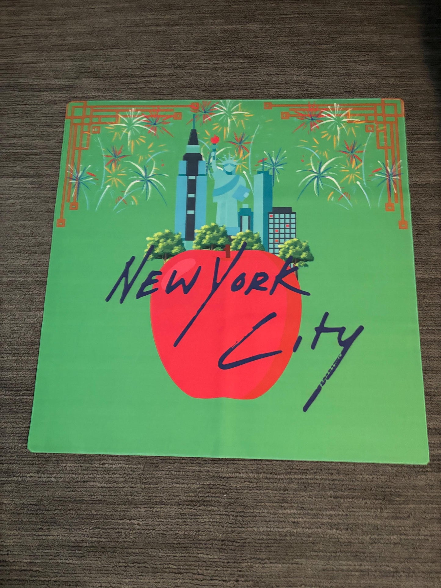 New York City Green Mahjong Mat: Mahj Game Tabletop (31.5-inch)