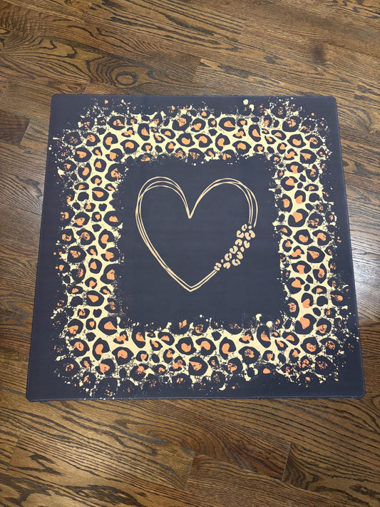 Leopard Love Mahjong Mat: Mahj Game Tabletop (31.5-inch)